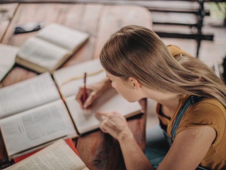 QUIZ: Which Work Environment Boosts Your Creativity?